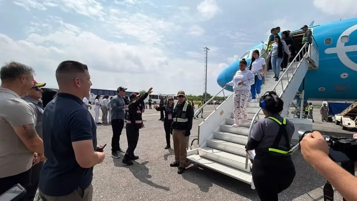 Reanudan los vuelos de repatriación a Venezuela con la llegada de 147 ciudadanos desde Miami