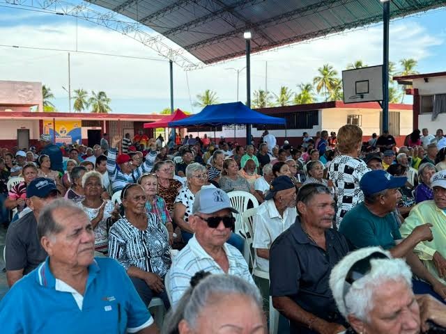 Más de 650 abuelos y abuelas recibieron atención médica, odontológica y captación para cataratas