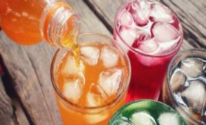 Estudio vincula el consumo diario de bebidas azucaradas con un mayor riesgo de cáncer de estómago