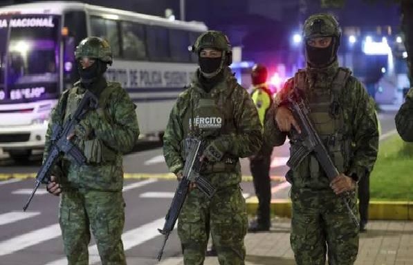 El gobierno de Ecuador despliega 4.000 policías y militares en Quito para reforzar la seguridad