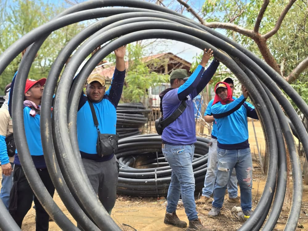 Mas de 1200 metros de tuberías para el Plan Hídrico Regional en Mara, fueron entregadas pro las autoridades locales para su utilización en la comunidad de los Olivitos del municipio Mara
