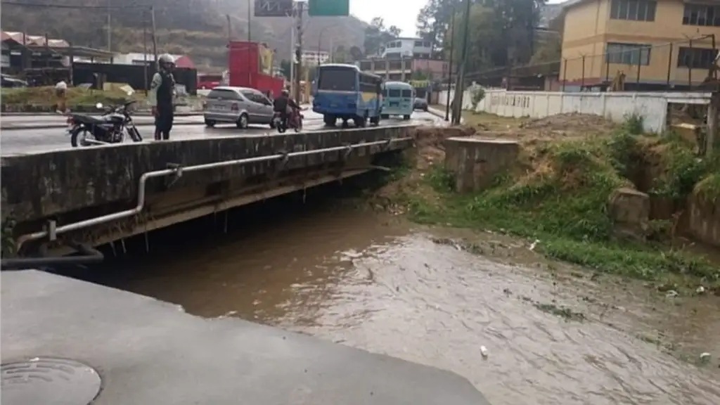 Fuertes lluvias en Los Teques, estado Miranda, dejan más de 150 viviendas afectadas y dos desaparecidos