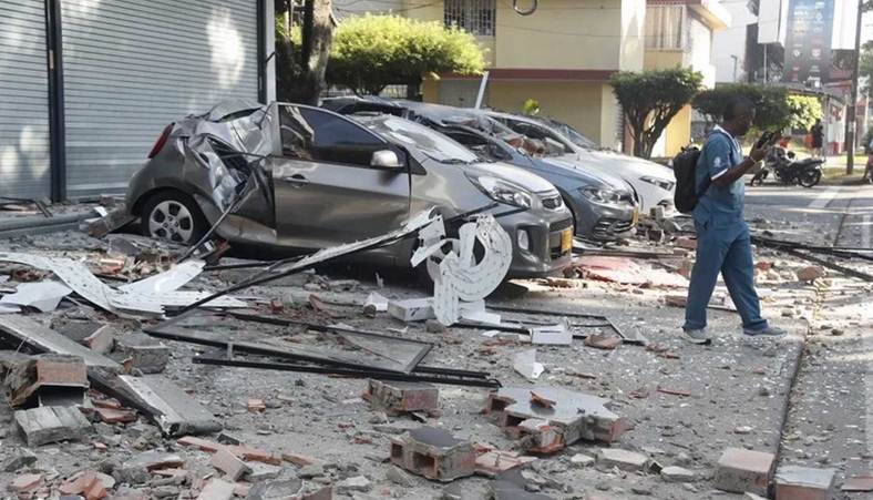 Terremoto en Colombia de magnitud 7,4 deja al menos 22 muertos y graves daños-