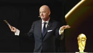 La FIFA acusa a la UEFA de iniciar una campaña de desprestigio.