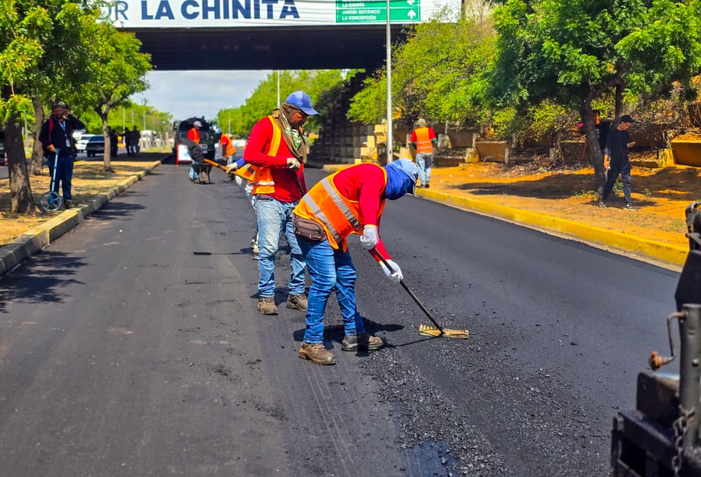 El gobernador Luis Caldera supervisó el inicio del Plan de Asfaltado en 4 kilómetros entre Maracaibo y San Francisco