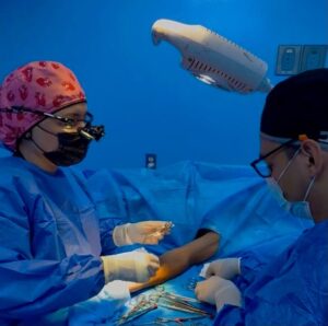 Equipo médico realizando intervenciones quirúrgicas gratuitas en hospital del estado Zulia durante el Plan Quirúrgico Nacional