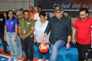 La Alcaldía de Maracaibo recupera la cancha Altamira Sur en Pomona tras 15 años de abandono