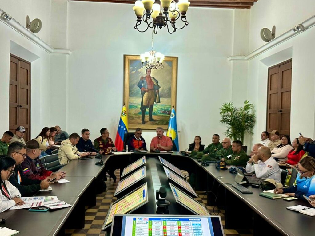 Vicepresidente Juan Ramírez y gobernador Luis Caldera evalúan en Zulia avances del 1x10