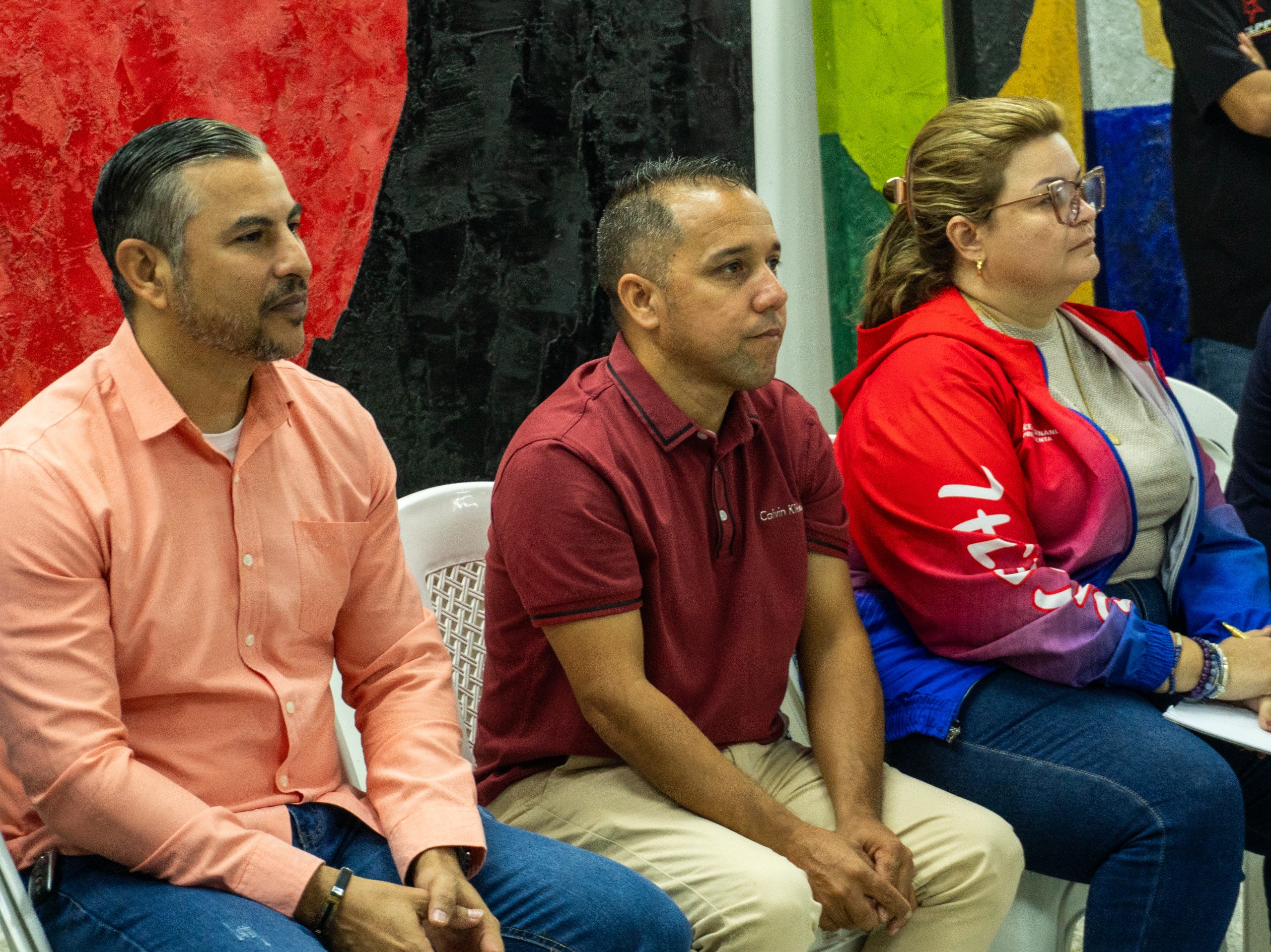 Voceros de comunas y autoridades municipales reunidos en la asamblea popular de Maracaibo para el Plan de Inversión 2027