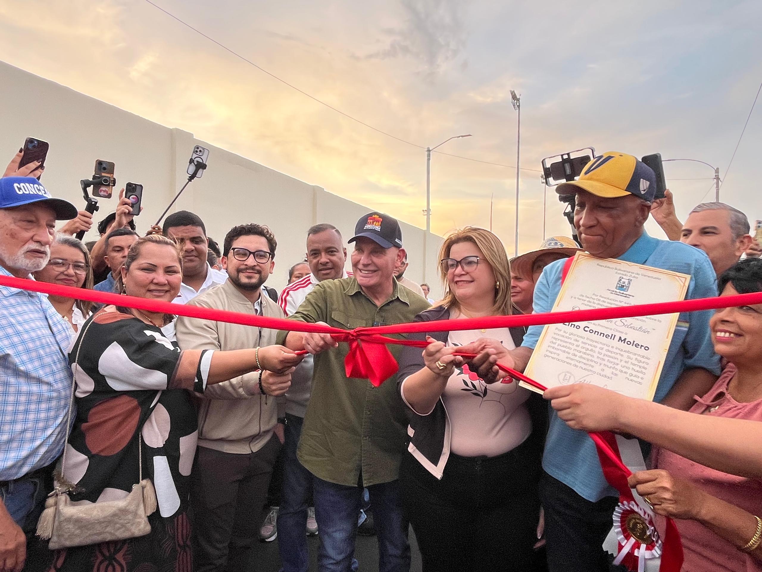 La Alcaldía de Maracaibo rindió homenaje a la gloria deportiva Lino Connell entregándole la Orden San Sebastián