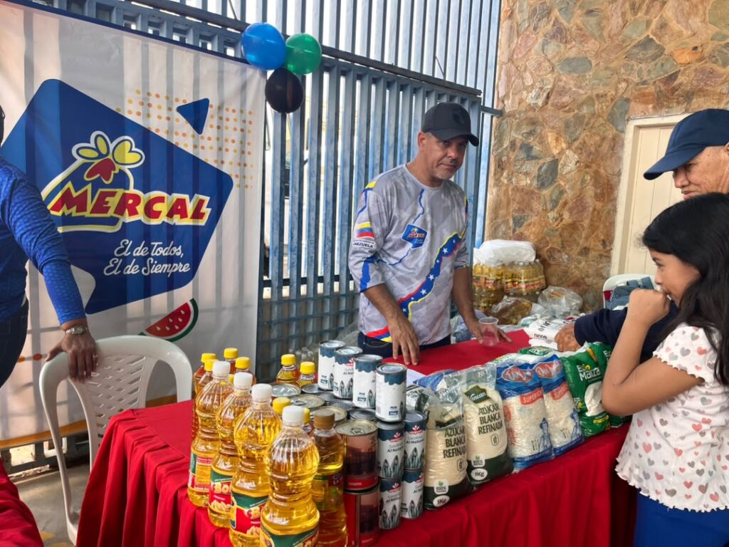 Jornada integral de salud y venta de alimentos en el sector Tierra Negra de Cabimas