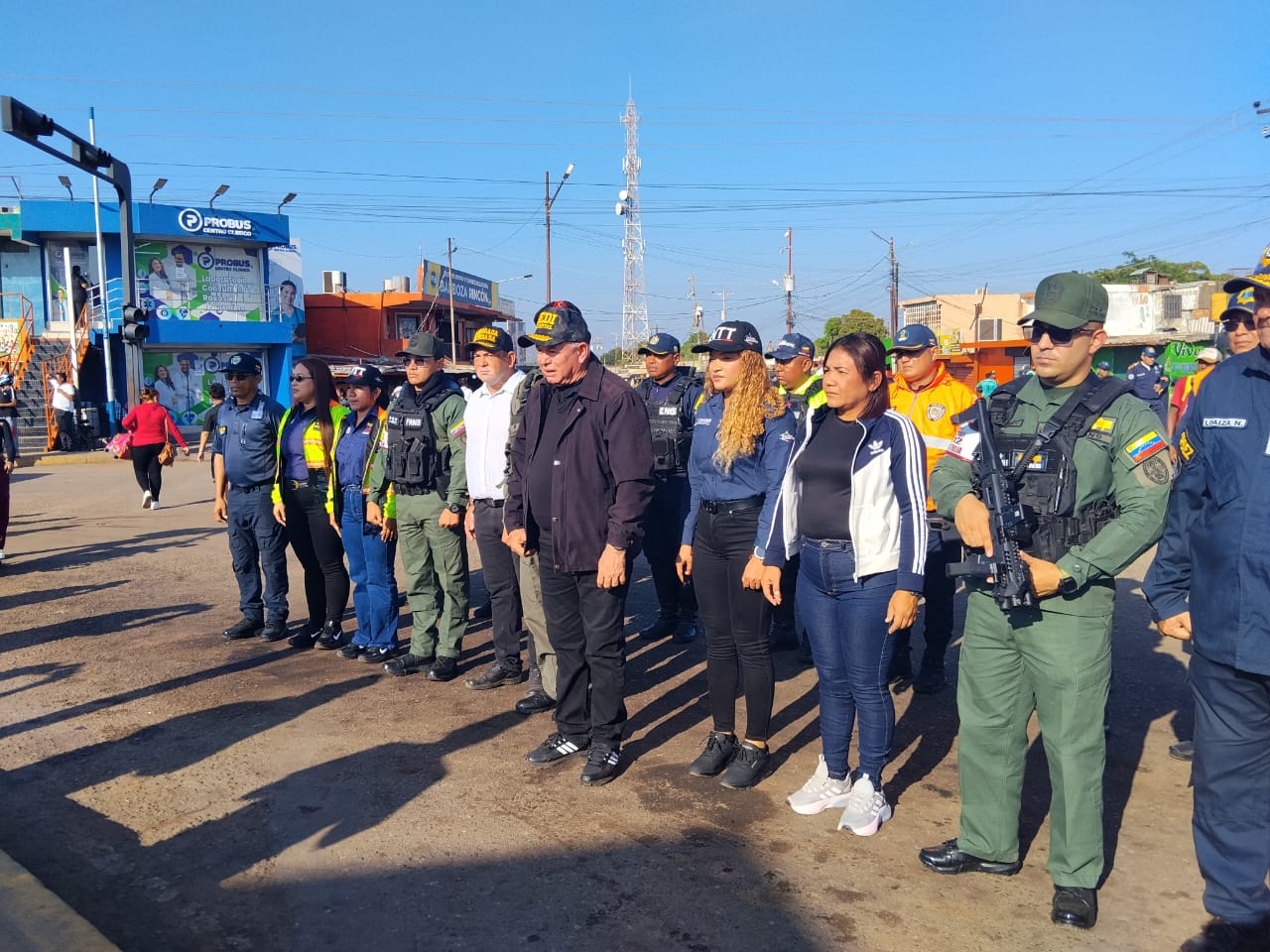 Despliegan operativo de seguridad, saneamiento y comercio en La Sierrita, municipio Mara, para garantizar la paz y el orden ante la temporada decembrina