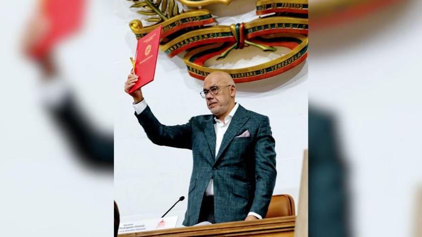 Jorge Rodríguez defiende el diálogo en Venezuela como la única vía para garantizar la estabilidad económica.