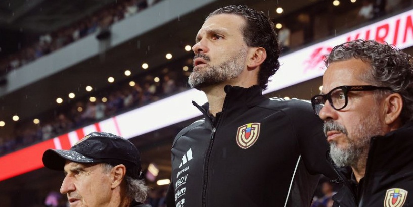 Oswaldo Vizcarrondo estalló contra el arbitraje tras la polémica en el partido de la Vinotinto ante Japón.