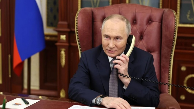 Putin y Trump discuten telefónicamente la resolución del conflicto en Ucrania.