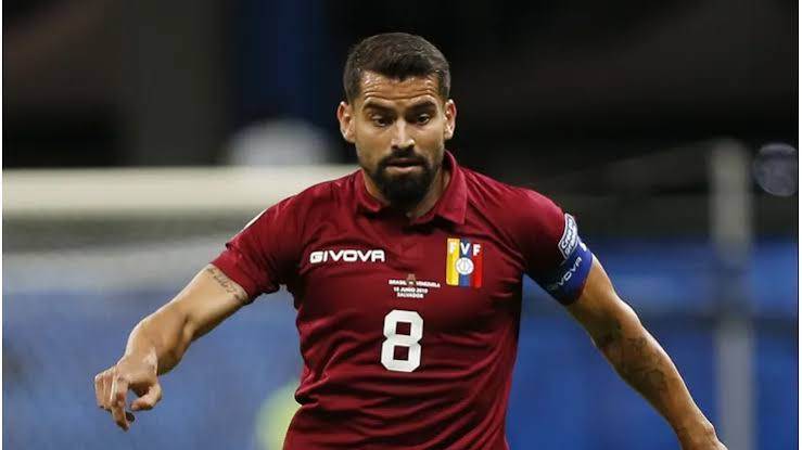 El venezolano Tomás Rincón anuncia su retiro del fútbol profesional a los 38 años