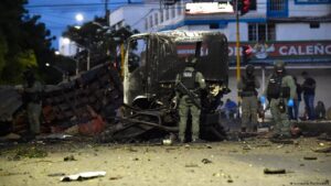 Un atentado con coche bomba contra la estación de Policía en Los Patios, Norte de Santander, deja un muerto y 11 heridos