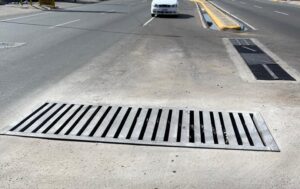 La Alcaldía de Maracaibo sustituyó una alcantarilla deteriorada en la Avenida La Limpia, beneficiando el flujo vehicular