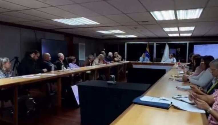 Consejo Nacional de Universidades evalúa propuestas para nueva Ley de Universidades.