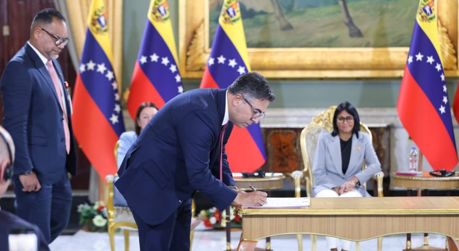 El Gobierno de Venezuela anuncia una reforma tributaria para este año y destaca la suscripción de 61 acuerdos en hidrocarburos
