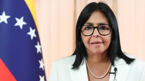 Delcy Rodríguez anuncia una consulta nacional para reformar el sistema judicial en Venezuela, limitar las detenciones y revisar la Ley Contra el Odio.