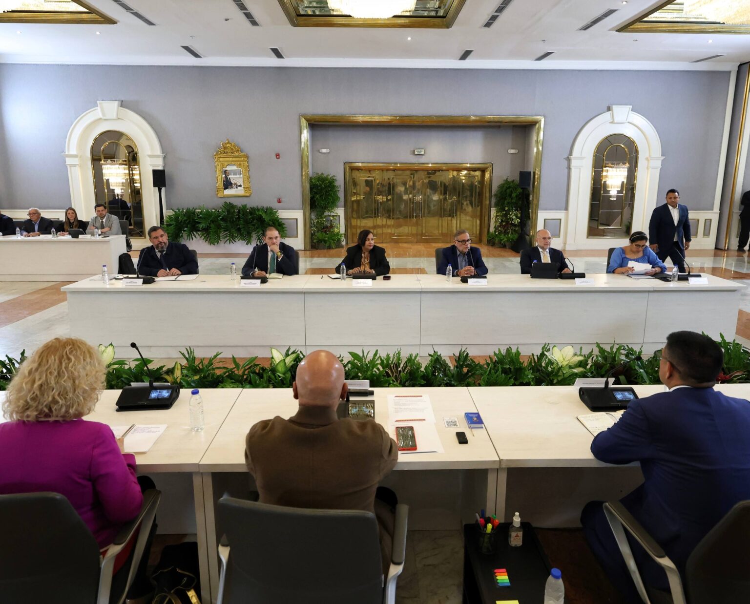 Gobierno de Venezuela y la AN-2015 inician el tercer ciclo de diálogo en Caracas
