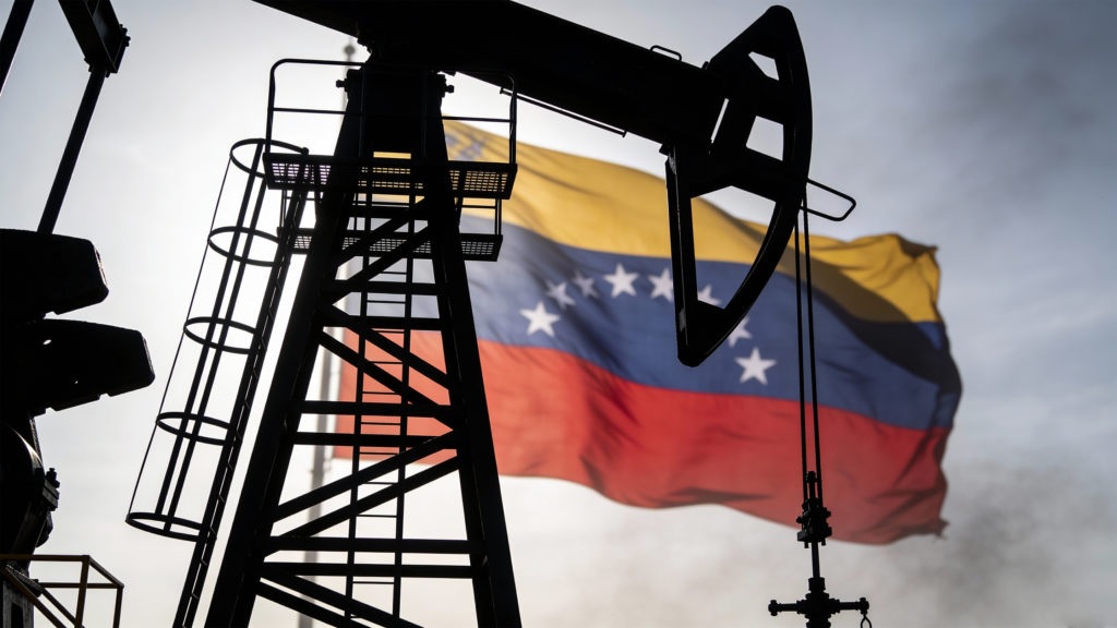 Empresas petroleras en Venezuela prevén operar de forma autónoma del SEN para 2027