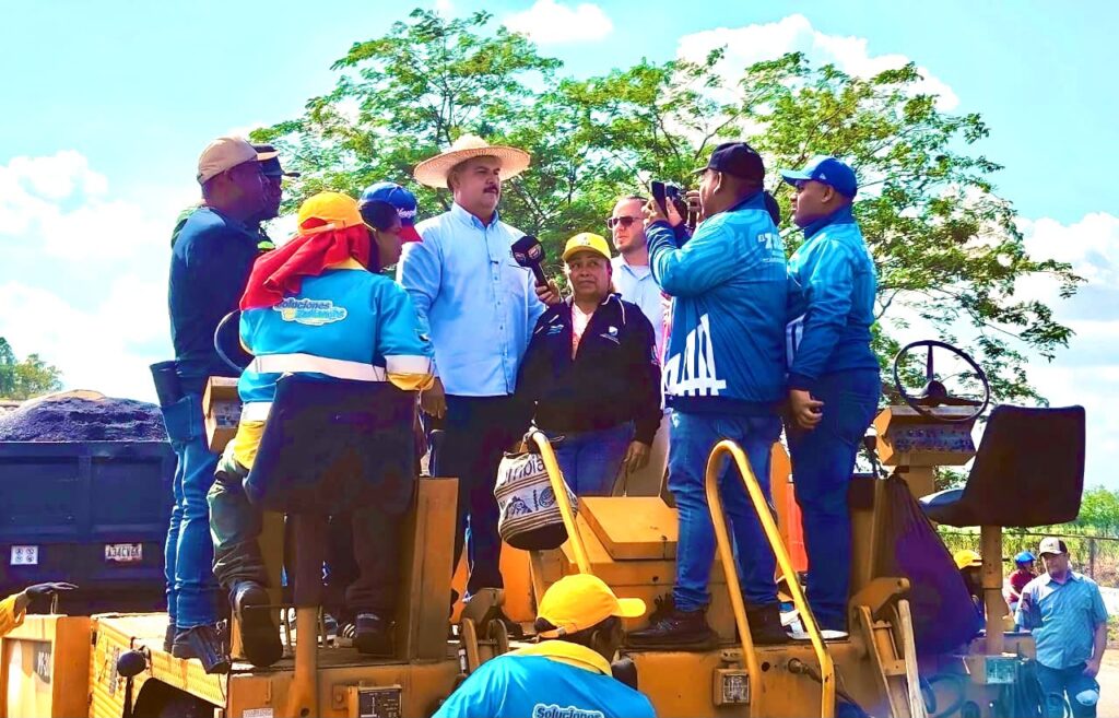La Gobernación del Zulia recupera 7 km de la Troncal 6 con 7.000 toneladas de asfalto para impulsar el desarrollo agrícola y productivo