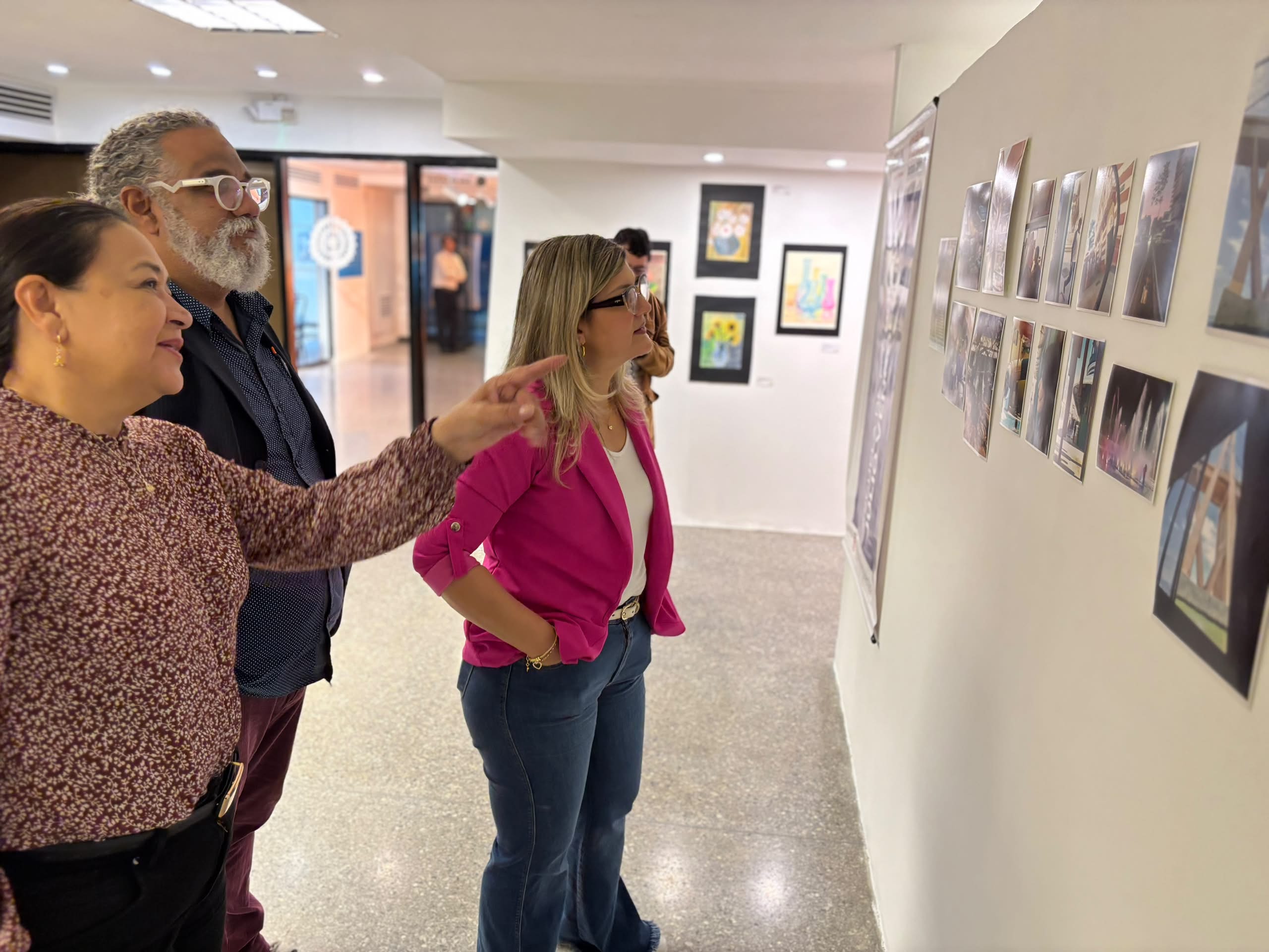 Más de 60 adultos mayores del Zulia exhiben su talento creativo en el Centro de Arte de Maracaibo Lía Bermúdez (CAMLB)