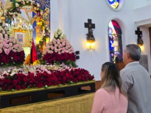 El gobernador del Zulia, Luis Caldera, acompañó a la feligresía de Cabimas en la solemnidad de la Virgen del Rosario