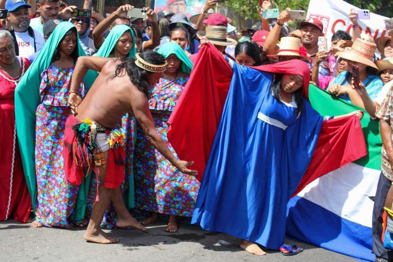 Maracaibo conmemoró el Día de la Resistencia Indígena con una marcha que reunió a los pueblos Wayuú, Añú y Japreria en defensa de sus raíces e identidad