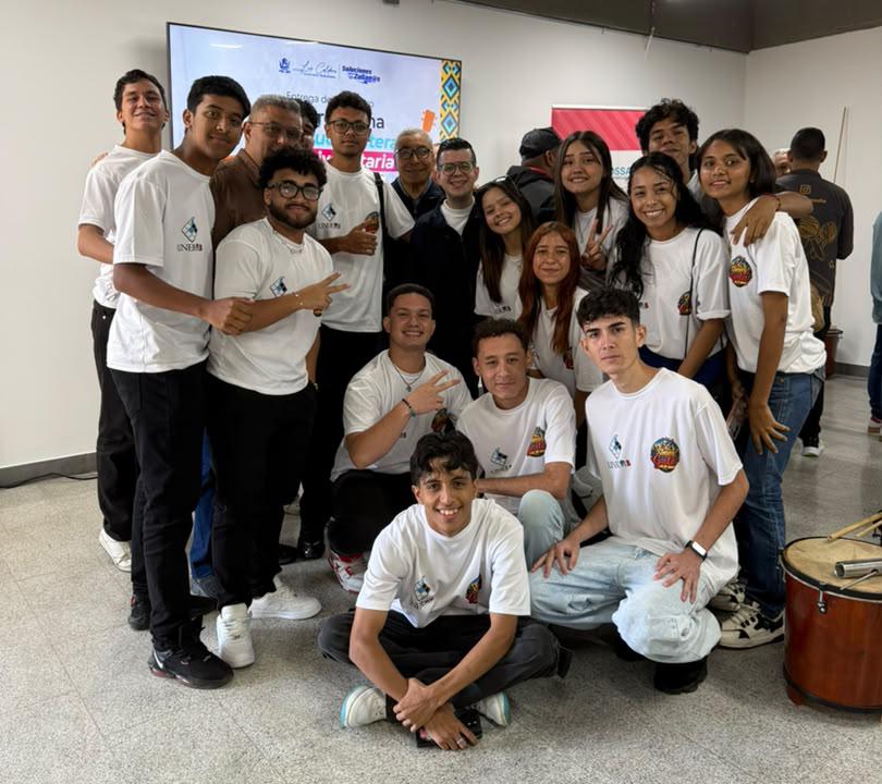 La Fundación Gaiteros de Corazón entrega instrumentos musicales a escuelas y universidades del Zulia
