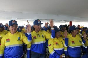 La Alcaldía de Maracaibo juramentó a 100 integrantes de la Brigada Ambiental y dotó de equipos de saneamiento a organismos municipales para la avenida Bella Vista.