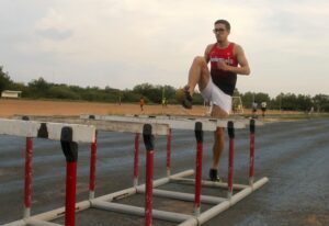 Conoce la trayectoria de Santiago Quintero, el destacado vallista de Maracaibo que inspira a las nuevas generaciones del atletismo venezolano