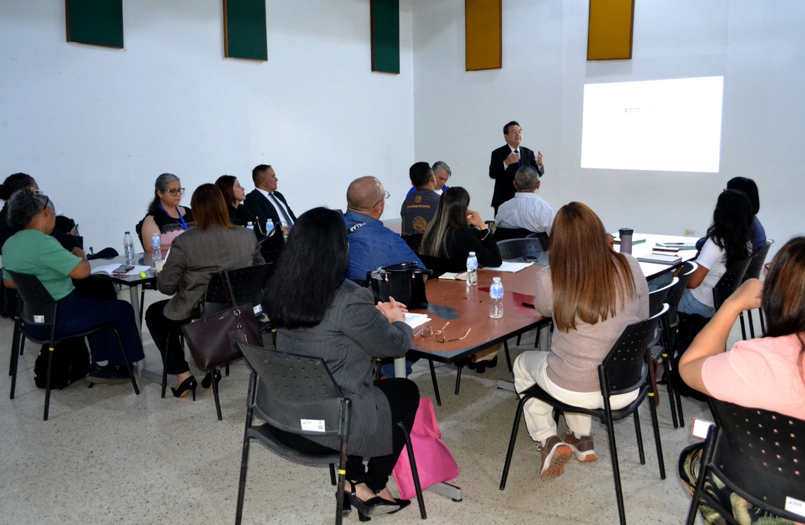 La Gobernación del Zulia y la Red de Educación activan mesa técnica para impulsar la inclusión escolar y la pacificación social a través del arte y la cultura.