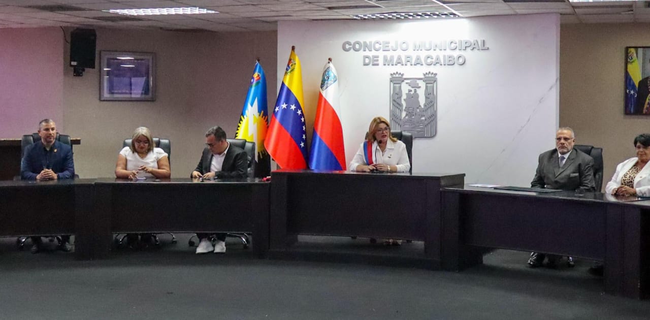 El Concejo Municipal de Maracaibo condecoró a 18 profesionales en el Día del Ingeniero Venezolano por su aporte al desarrollo y servicios de la ciudad.