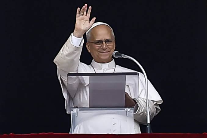 El papa León XIV reanudó sus audiencias en el Vaticano y recorrió la Plaza de San Pedro en papamóvil tras su alta médica