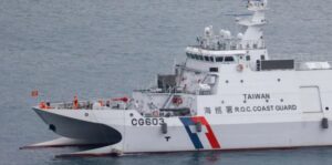 China despliega fuerzas por la presencia de un buque de EE. UU. en el Mar de China Meridional.