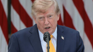 El presidente Donald Trump afirma que habrá elecciones en Venezuela, pero considera pronto su realización