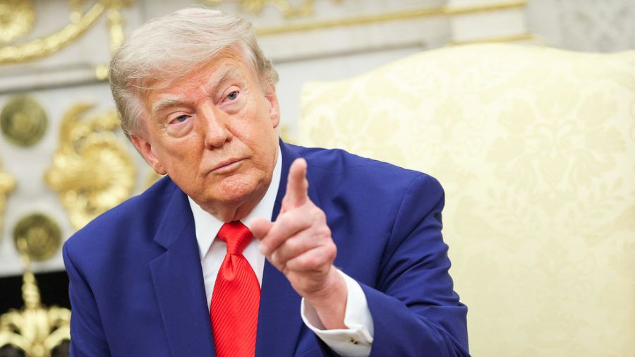 El presidente Donald Trump descarta una intervención militar contra Irán antes de las legislativas de noviembre