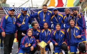 Seleccion de Venezuela de Beisbol 5 celebrando el titulo continental en Barquisimeto