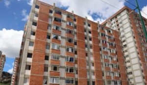 Se ejecutó la adjudicación y entrega formal de viviendas equipadas a más de 30 familias de Caracas.