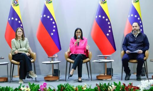 Instalaciones petroleras y campos de extraccion de crudo en el estado Zulia, elevan producción a 370 mil barriles diariios