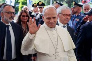 El papa León XIV se recupera en el hospital Gemelli tras una exitosa operación por adenocarcinoma pulmonar